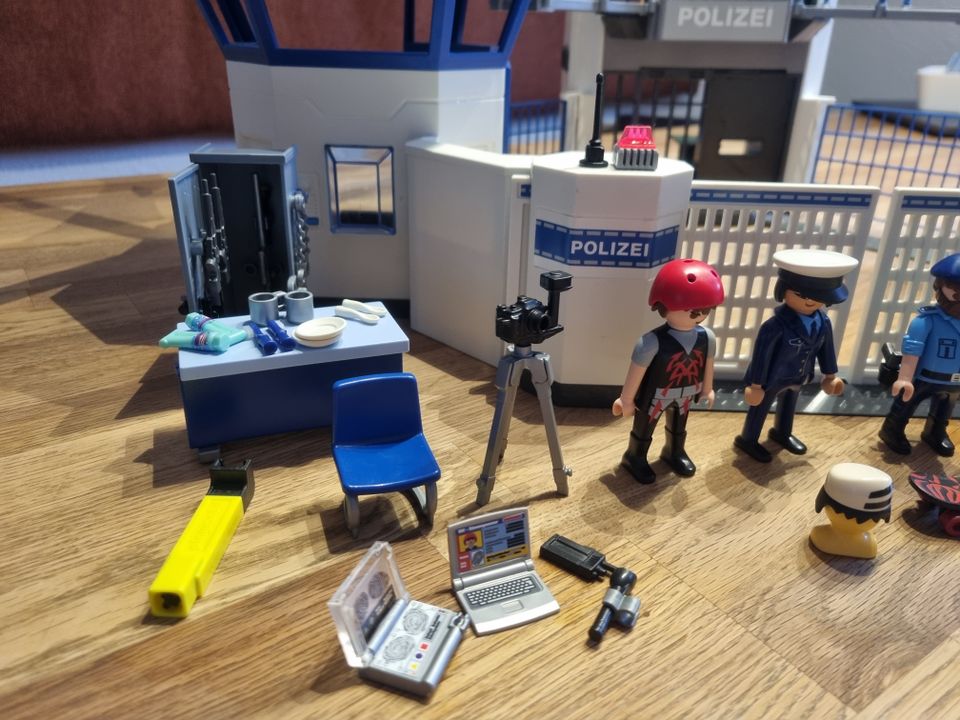 Playmobil Polizeistation mit Hubschrauber in Wernigerode