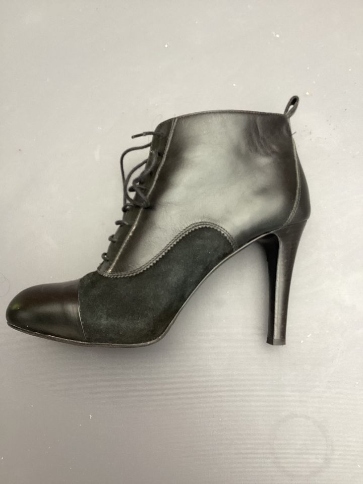 Hugo Boss Stiefeletten gebr. Gr. 39 1/2 in Husum