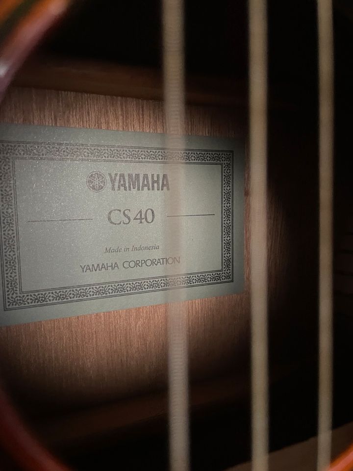 Yamaha Gitarre inkl Zubehör in Lübeck