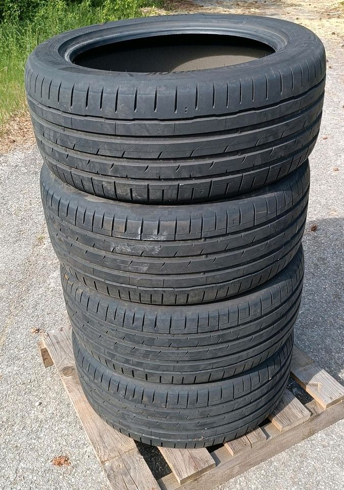 Satz Reifen neuwertig 255/45R19 104W in Egling