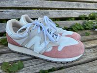 New Balance 520, in Gr. 40 altrosa, weiß, grau Hessen - Rosbach (v d Höhe) Vorschau