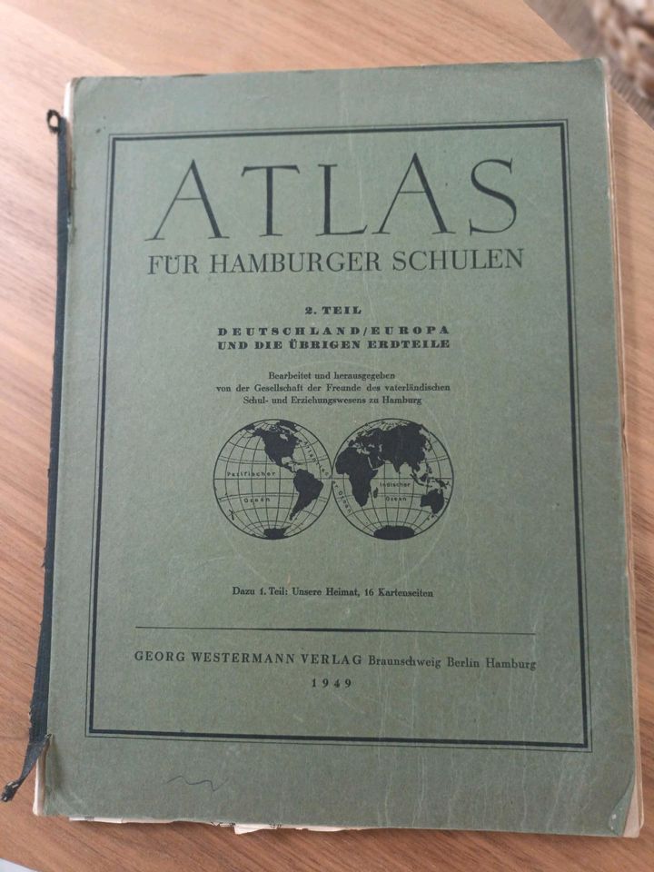 Alter Atlas für Hamburger Schulen in Hamburg