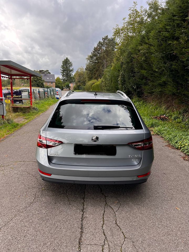 Skoda Superb 2.0TDI 4x4 L&K in Dortmund