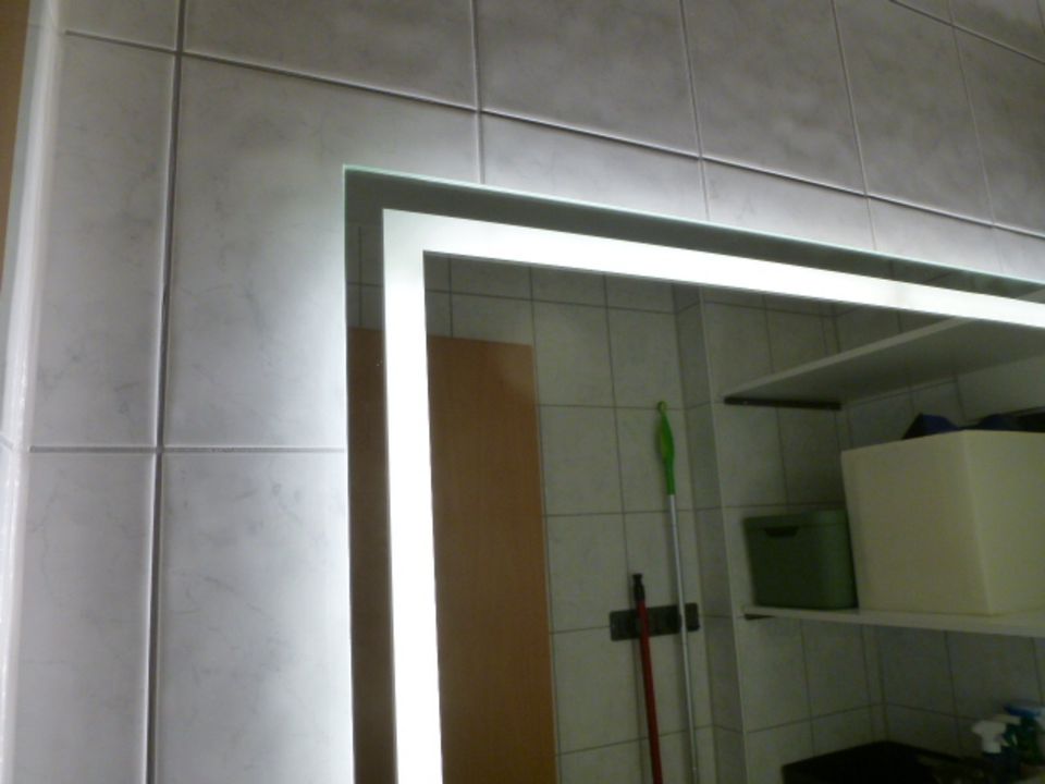 Wandspiegel Bad WC Garderobe mit Beleuchtung in Stuttgart