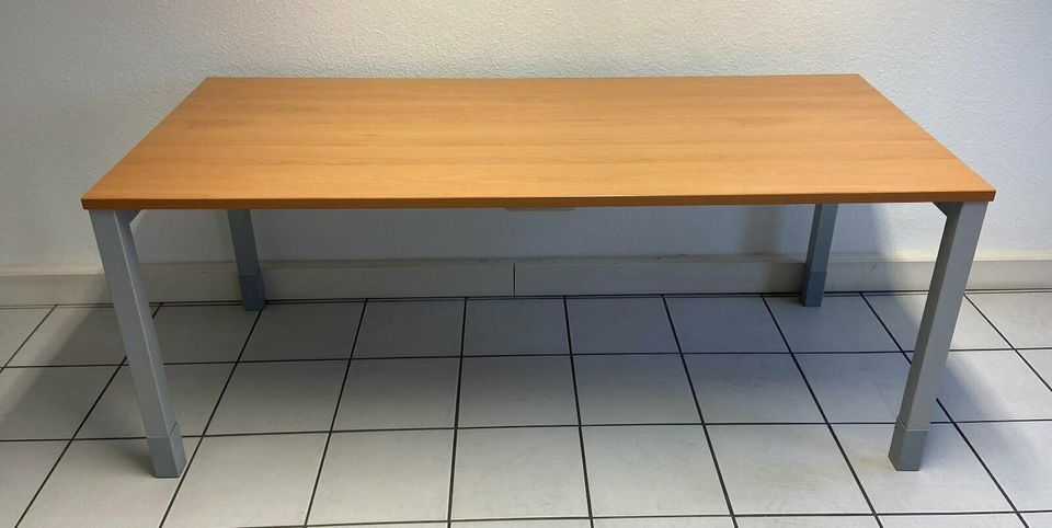 Steelcase Quba Schreibtisch buche Arbeitsplatz 160 x 80cm LW in Niedernberg