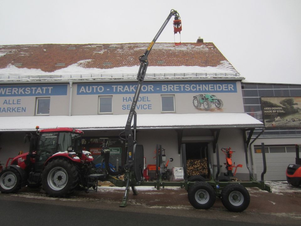 FARMA Rückewagen T7 mit Forstkran C5,1 Zange Rotator in Glashütte