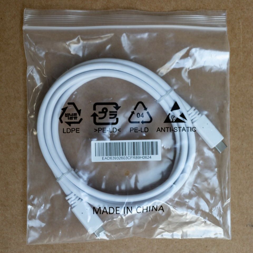 USB-C KABEL in weiß, 1,5 mtr. lang, original verpackt in Hamburg