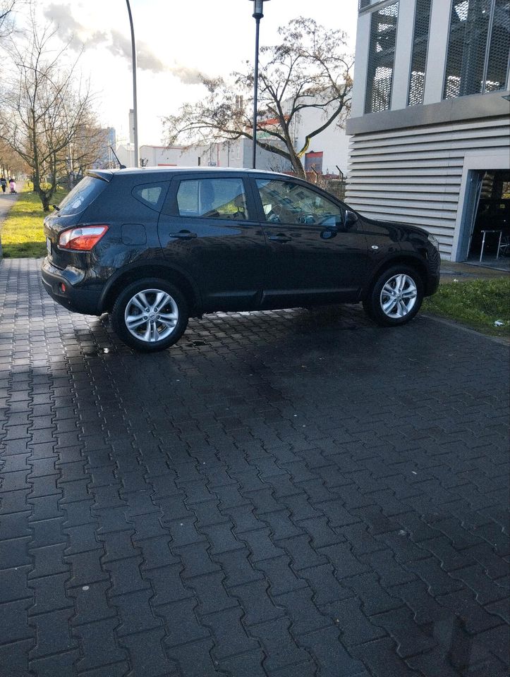 Sehr Gepflegter Nissan Qashqai acenta 2, 141 PS, TÜV neu in Berlin