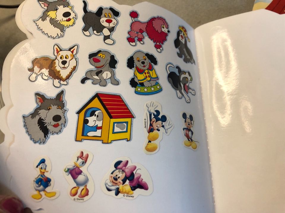 Stickeralbum Sticker 90er Hunde Piraten Micky Donald Minnie Daisy in Schleiden