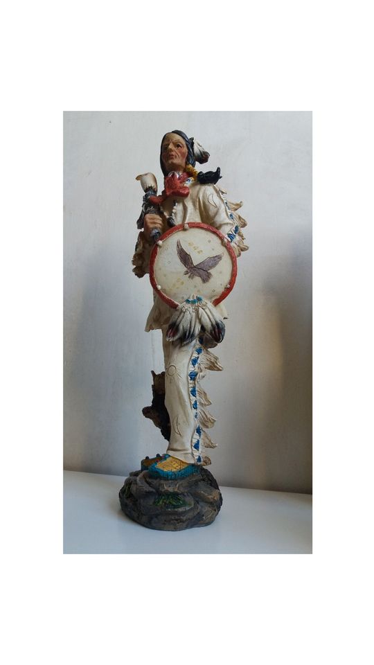 Indianer Figur / Wilder Westen / Saloon Deko / Höhe: ca. 37 cm in Griesheim