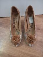 High Heels Pumps Größe 39 von SUN&SHADOW Niedersachsen - Oetzen Vorschau