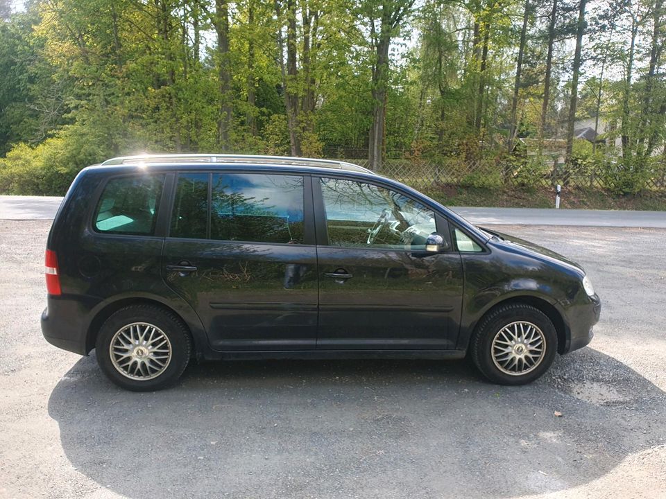 VW Touran 1,6 FSI in Mülsen