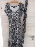 Leichtes Sommerkleid schwarz/ weiß Gr. 40 Brandenburg - Werneuchen Vorschau