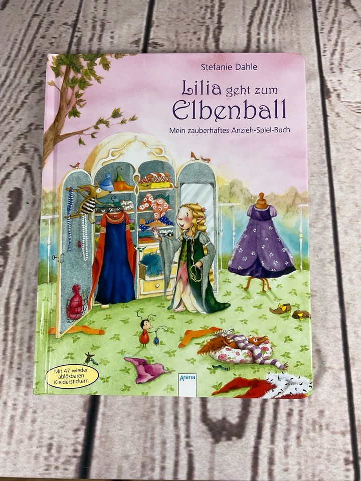 Lilia geht zum Elbenball Anzieh Spiel Buch m. Stickern Bilderbuch in Wittingen