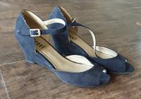 Elegante High Heels mit Keilabsatz Niedersachsen - Braunschweig Vorschau