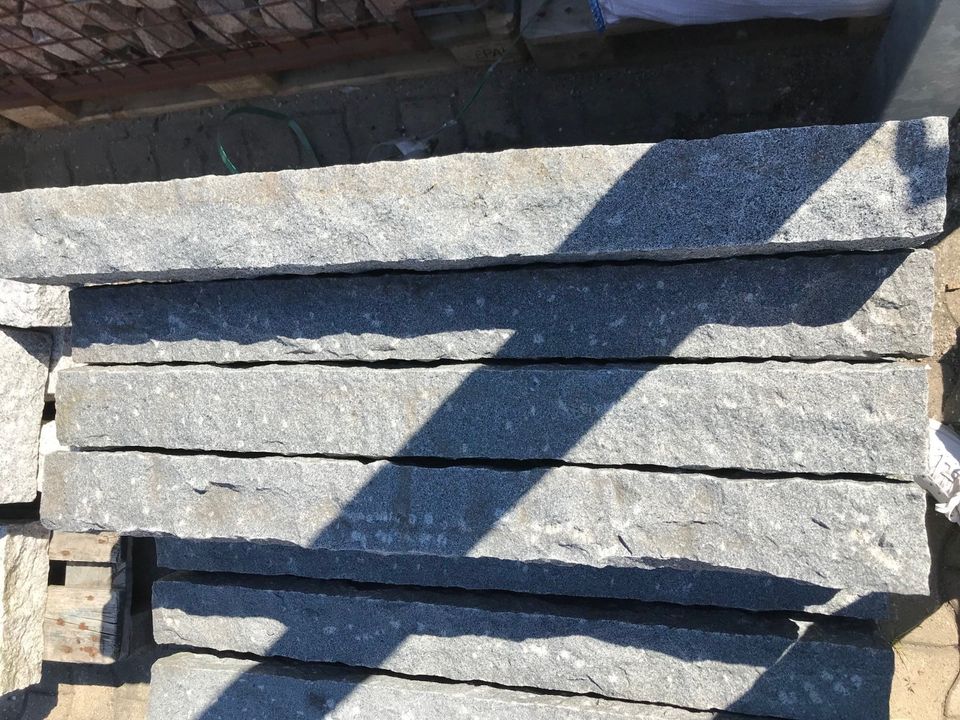 Granit Palisaden 10x10x100 cm anthrazit in Sittensen