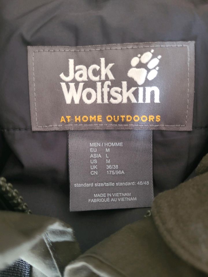 Jack Wolfskin Outdoor Jacke in Leverkusen