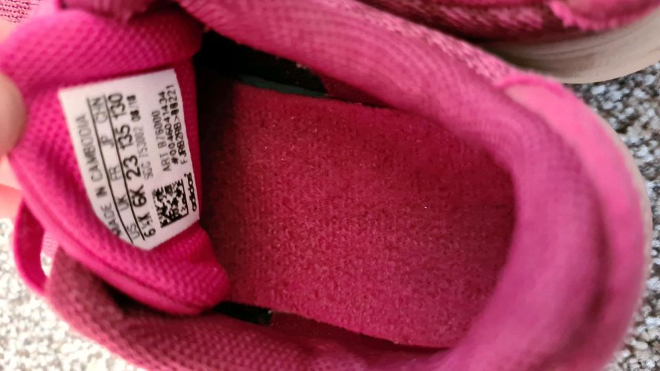 Süße sneaker Turnschuhe adidas Größe 23 Mädchen in Usedom