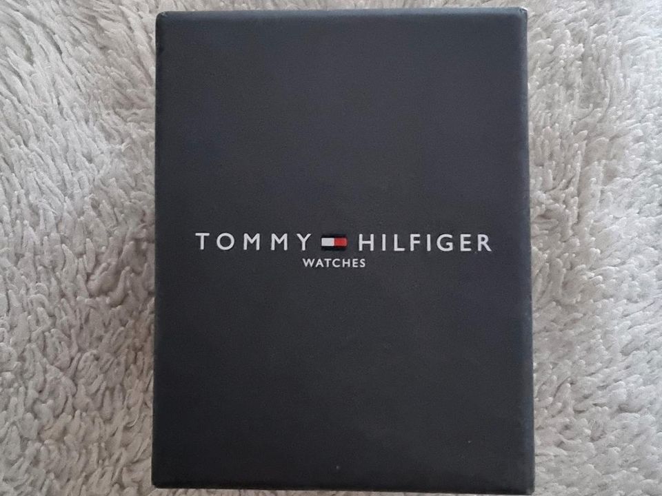 Damen Uhr Tommy Hilfiger in Jahnsdorf