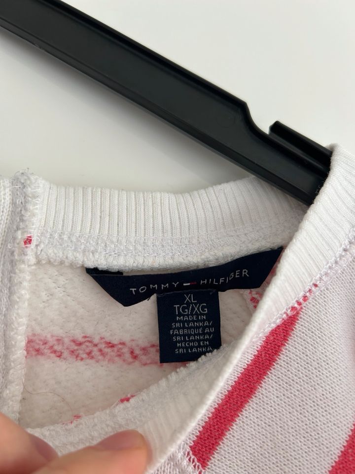 Tommy Hilfiger Pullover Gr. XL Pulli Streifen gestreift Schnürung in Detmold