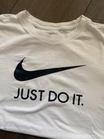Klassisches Nike Shirt Gr. S in weiß Bremen - Oberneuland Vorschau