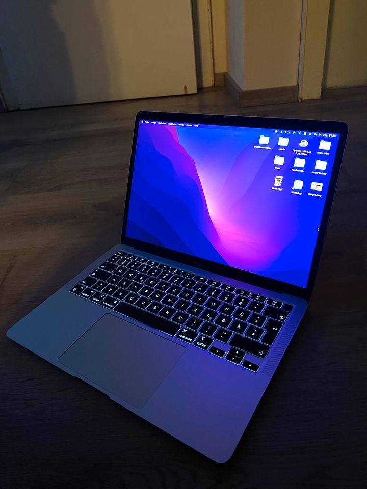 MacBook air 2020 in Immenhausen