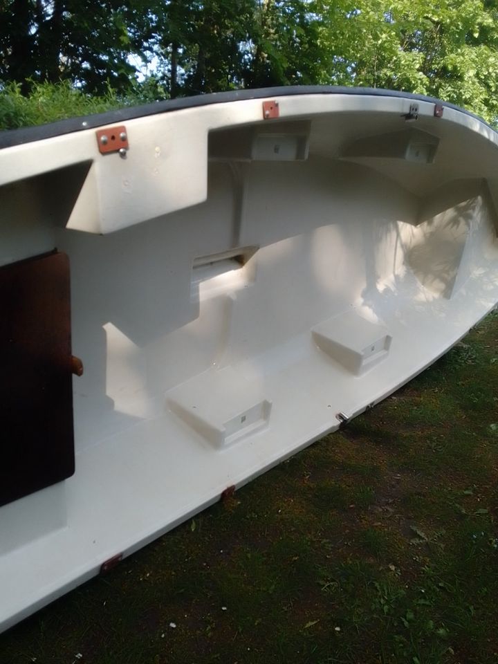 Motorboot mit Trailer, Angelboot in Eberswalde