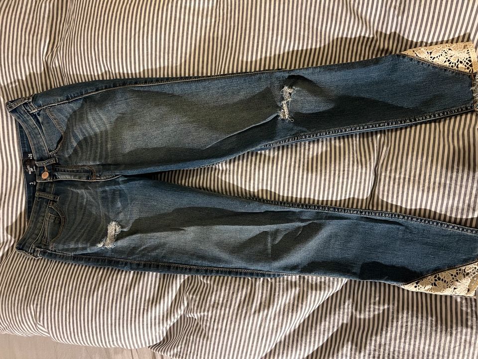 Helle Hollister Jeans W26 in Wernau