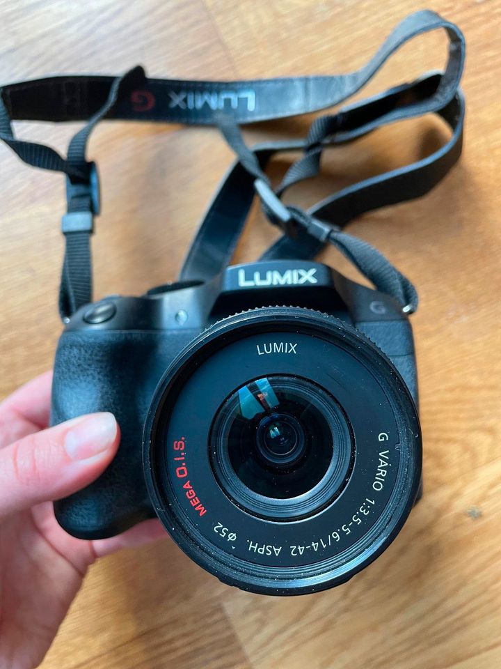 Lumix G6, Panasonic, Systemkamera inkl. Zubehör in Aachen