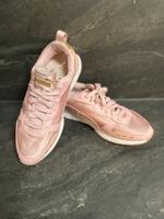 Turnschuh PUMA rosa 40 Niedersachsen - Adendorf Vorschau
