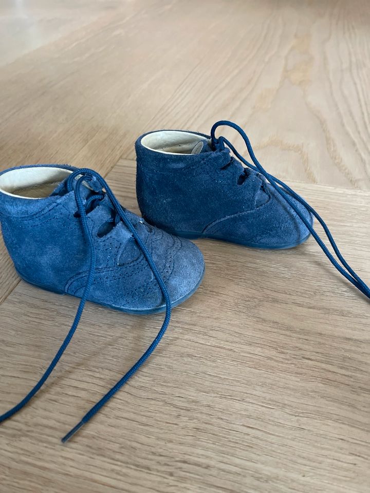 Baby Schuhe Lauflernschuhe Gr 19 blau in Höhenkirchen-Siegertsbrunn
