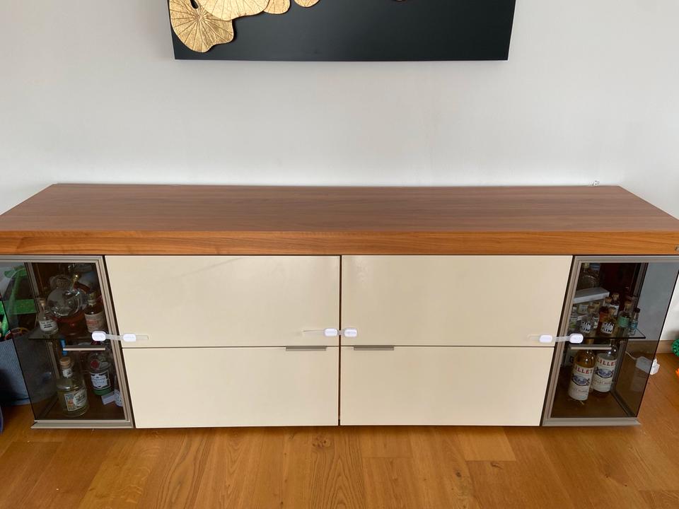 Bis 20.5. wg Umzug:Sideboard Holz / Hochglanz Creme von Holtkamp in München