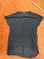 Gestreiftes T-Shirt in Navy-Weiß | Größe 42/44 Dresden - Blasewitz Vorschau