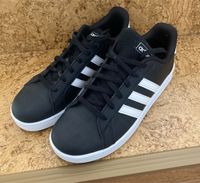 Adidas Turnschuhe Sneaker 38 Baden-Württemberg - Niefern-Öschelbronn Vorschau