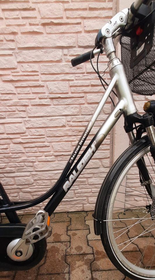 Damenfahrrad 28 zoll Raleigh Fahrrad in Osthofen