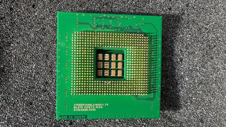 Intel Xeon: Fünf Prozessoren 2,4; 1,8; 1,7 GHZ in Hannover