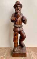 Alte, handgeschnitzte Holzfigur, Wanderer, ca. 49cm hoch Nordrhein-Westfalen - Langerwehe Vorschau