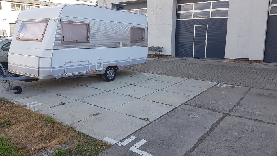 Stellplatz für Kfz Wohnmobil Caravan Anhänger in Pirna Zentrum in Pirna