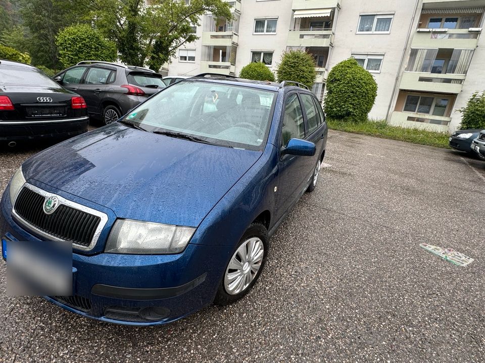 Skoda Fabia TÜF Neu 1 Vorbesitzer 8x Bereift in Trostberg