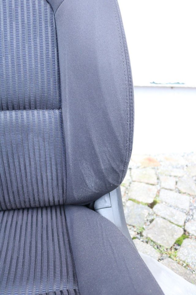 Subaru Legacy IV Sitze inkl. Rücksitzbank blau schwarz Textil in Radeberg