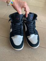 Nike Air Jordan weiß schwarz lila..Leder 43,5 11,5 Dresden - Blasewitz Vorschau
