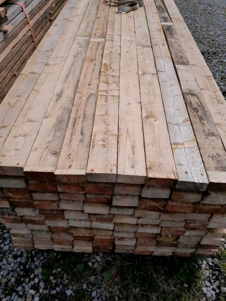 Holz Dielen Bohlen Bretter Kantholz Balken in Sauldorf