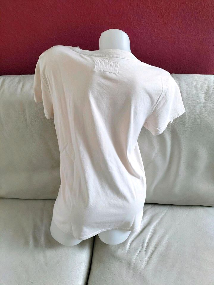 T-Shirt creme weiß offwhite cremeweiß Lochmuster Gitter Guess in Schwieberdingen