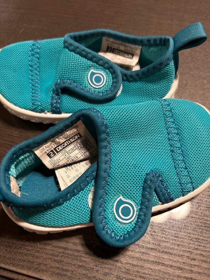 Strandschuhe Baby Decathlon 20/21 blau in Merchweiler