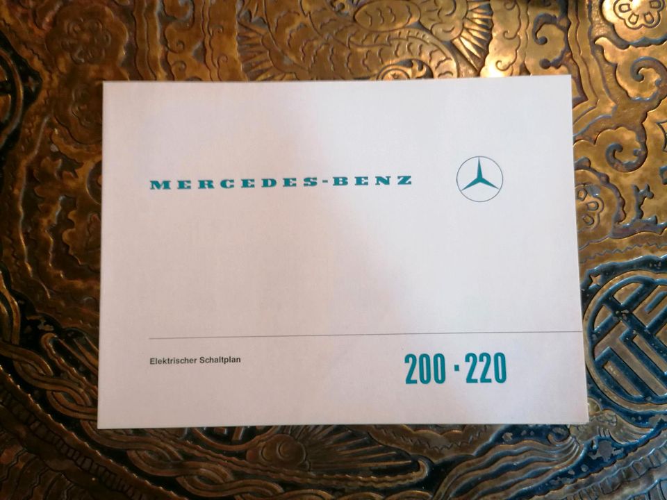 Mercedes W 115 / 8 Betriebsanleitung 200 220 1971 NOS in Selters