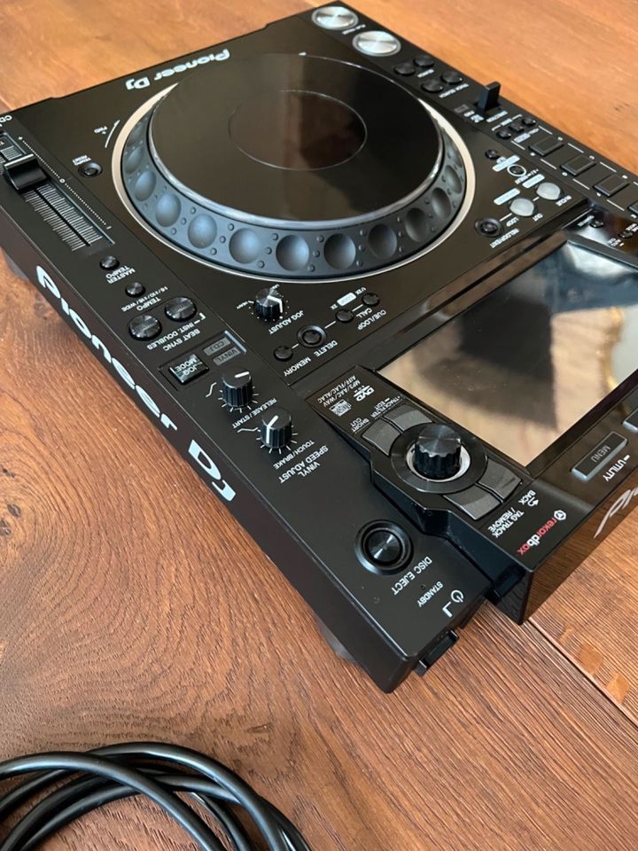 Pioneer CDJ 2000 Nexus 2 mit Decksaver in Berlin