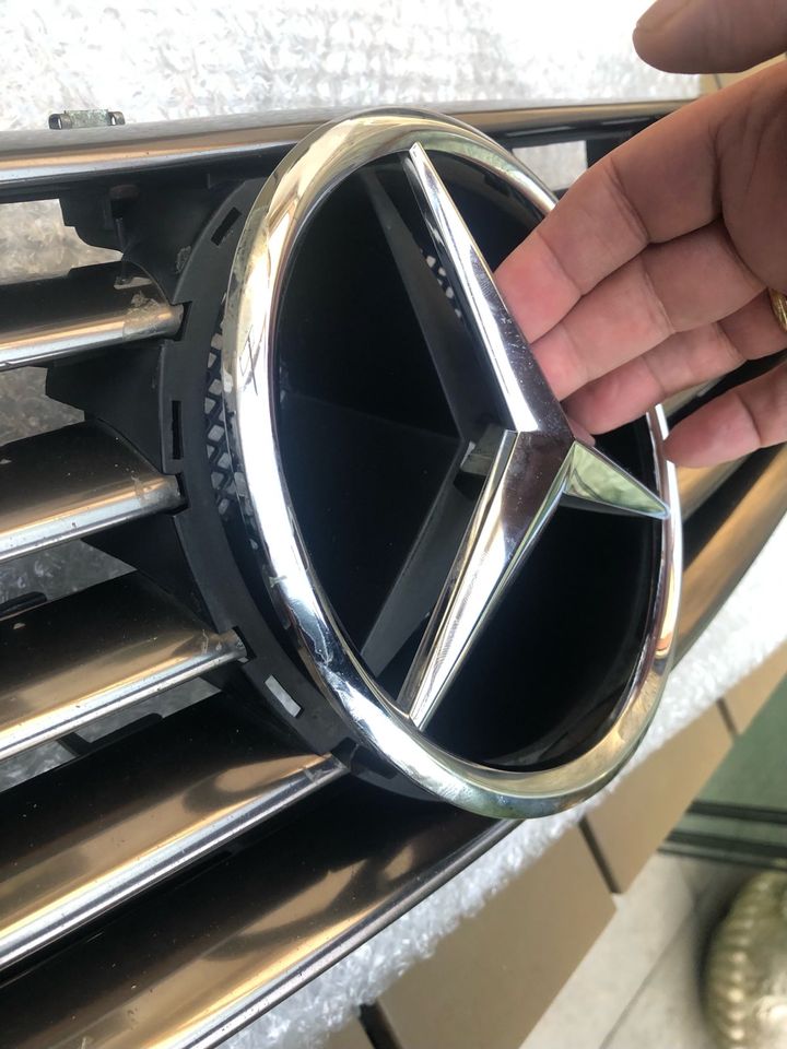 Mercedes SL R129 Kühlergrill Grill für Bastler in Baldham