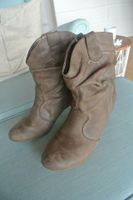 Bullboxer Stiefelette Leder Stiefel taupe neuwertig Gr.40 Rheinland-Pfalz - Petersberg Vorschau