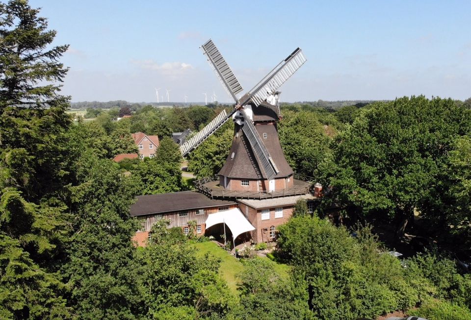 Historische Windmühle mit zwei separaten Wohneinheiten in Bargum