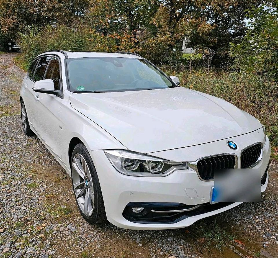 BMW 330i Touring, Sport Line, 2018, mineralweiß metallic in Neuss